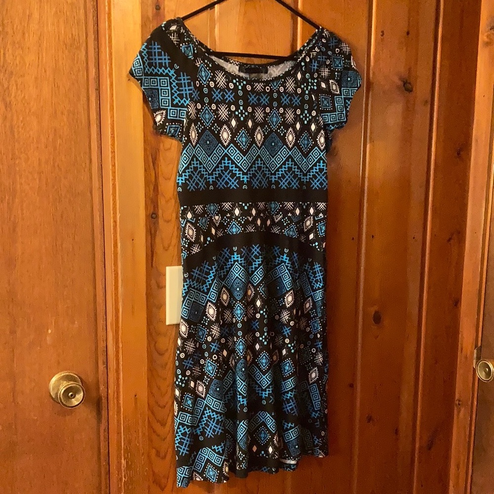Cute, patterned, soft dress size small
